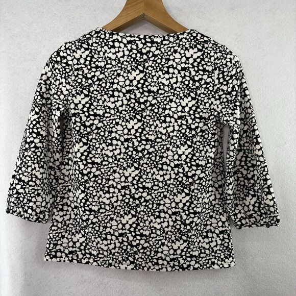 Talbots Women’s Sz Small Petite Blouse Black and White Floral V-Neck Classic - Picture 2 of 6